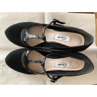 クラークス(Clarks)の美品❗️クラークス、ストラップ付き7センチハイヒール(ハイヒール/パンプス)