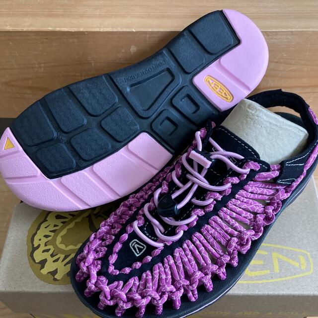 KEEN ユニーク  23cm