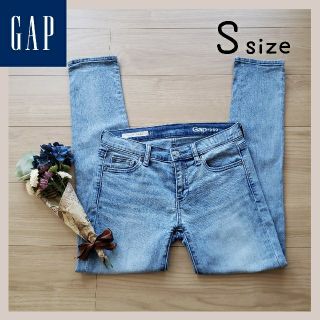 ギャップ(GAP)の【美品】Gap ガールフレンド ストレートデニムパンツ スキニー 24 S(デニム/ジーンズ)