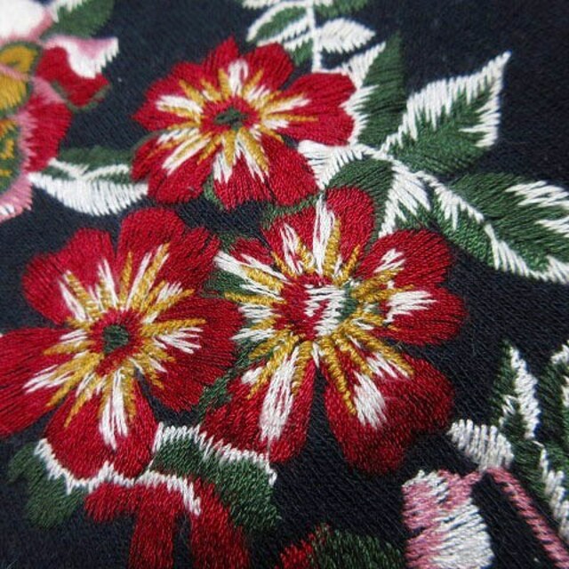 Lois CRAYON - ロイスクレヨン Lois CRAYON 花柄 刺繍 Lois CRAYON - ロイスクレヨン Lois CRAYON 花柄 刺繍