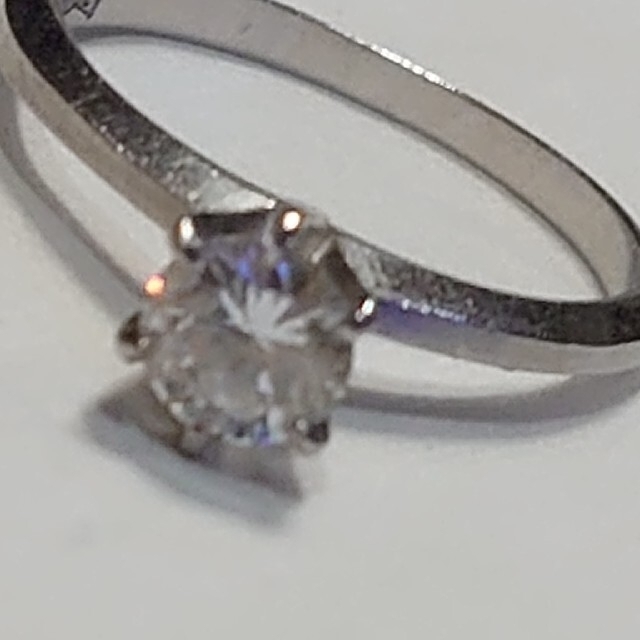 美品・ダイヤモンド＆プラチナリング レディースのアクセサリー(リング(指輪))の商品写真
