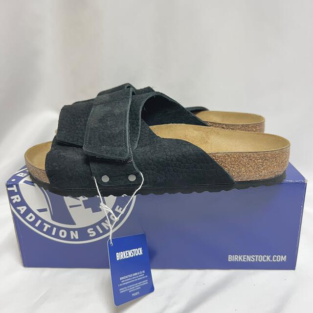 BIRKENSTOCK(ビルケンシュトック)のビルケンシュトック Kyoto レザー サンダル BIRKENSTOCK 黒 メンズの靴/シューズ(サンダル)の商品写真