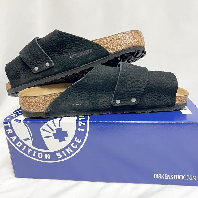 BIRKENSTOCK(ビルケンシュトック)のビルケンシュトック Kyoto レザー サンダル BIRKENSTOCK 黒 メンズの靴/シューズ(サンダル)の商品写真
