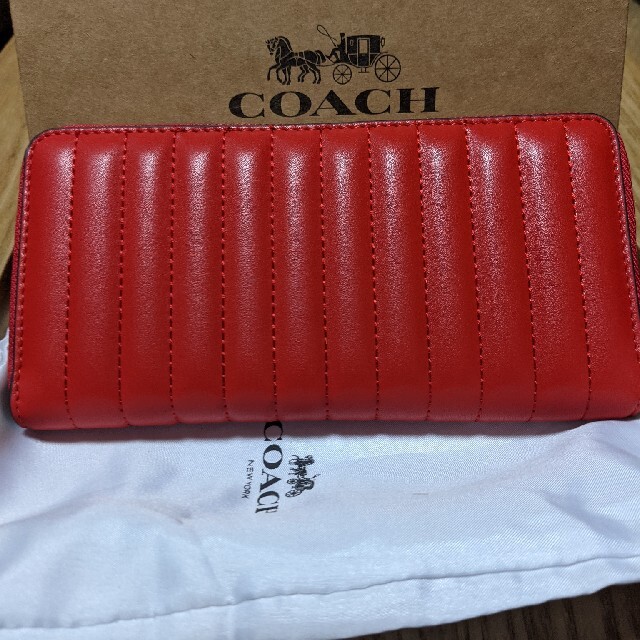 COACH 長財布 ラウンドファスナー 赤 - 財布