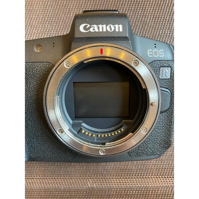 Canon(キヤノン)のCanon ミラーレス一眼  EOS R ボディ スマホ/家電/カメラのカメラ(ミラーレス一眼)の商品写真