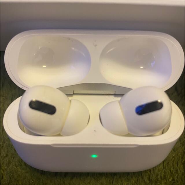 Apple(アップル)のAirPods Pro イヤフォン 正規品 スマホ/家電/カメラのオーディオ機器(ヘッドフォン/イヤフォン)の商品写真