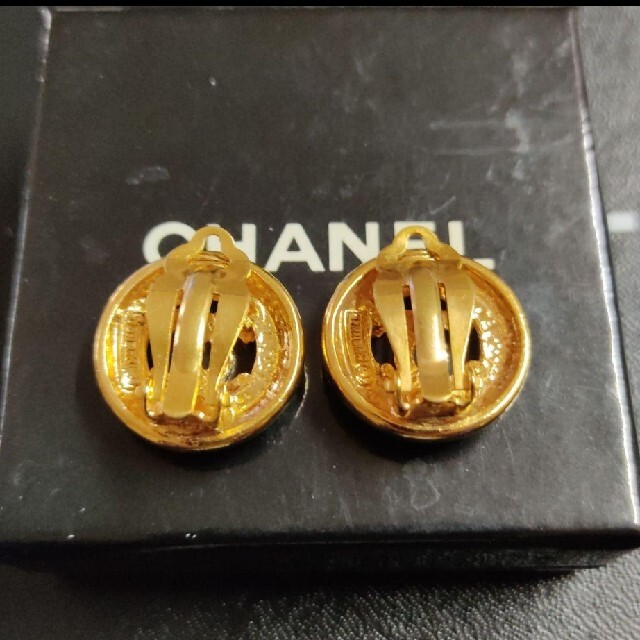 CHANEL(シャネル)のCHANEL　イヤリング　ヴィンテージ　ココマーク レディースのアクセサリー(イヤリング)の商品写真