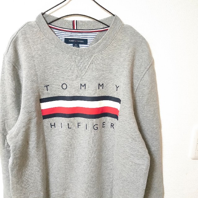 日本製低価 TOMMY HILFIGER - トミーヒルフィガー 灰色 スウェット