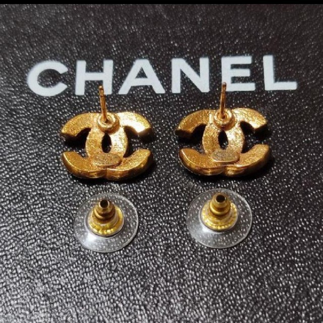 CHANEL(シャネル)のCHANEL　ピアス　ココマーク　ラインストーン レディースのアクセサリー(ピアス)の商品写真