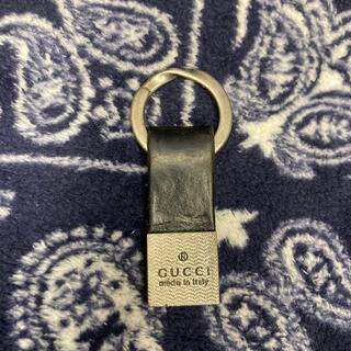 グッチ(Gucci)のGUCCI グッチ キーホルダー 銀色 黒レザー イタリア製 ラグジュアリー(キーホルダー)