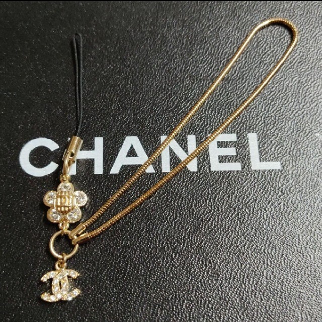 CHANEL(シャネル)のCHANEL　ストラップ　ココマーク　カメリア レディースのアクセサリー(チャーム)の商品写真