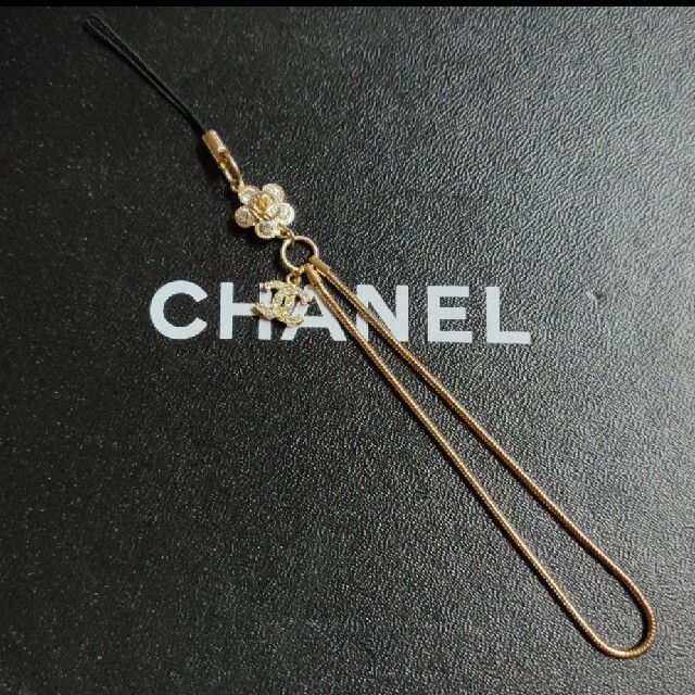 CHANEL(シャネル)のCHANEL　ストラップ　ココマーク　カメリア レディースのアクセサリー(チャーム)の商品写真