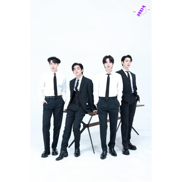 2022 BTS FESTA 家族写真 ユンギ ホソク テテ グク エンタメ/ホビーの美術品/アンティーク(写真)の商品写真