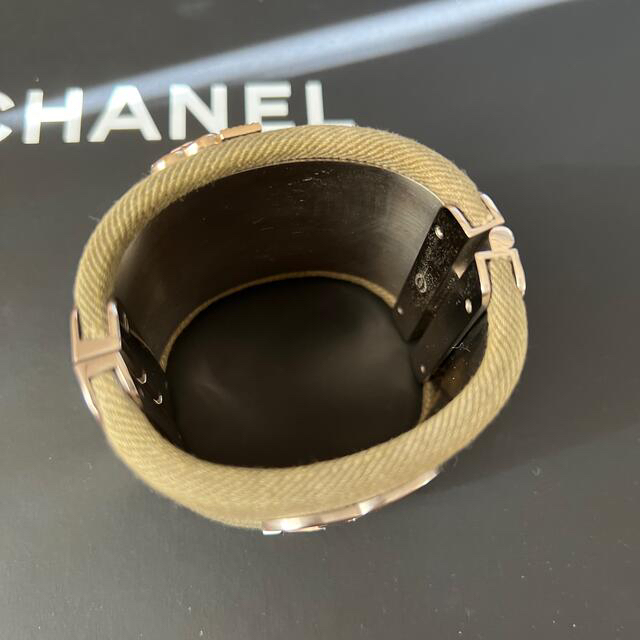 CHANEL(シャネル)のChanel 限定　バングル レディースのアクセサリー(ブレスレット/バングル)の商品写真