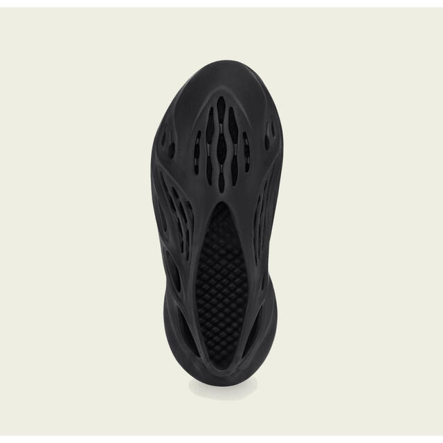 adidas(アディダス)のadidas YEEZY Foam Runner Onyx 27.5 新品未使用 メンズの靴/シューズ(サンダル)の商品写真