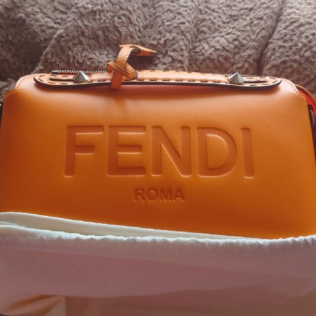 FENDI(フェンディ)の超レアCOLOR！【新品・未使用】FENDI バイザウェイ ミディアムバッグ レディースのバッグ(ショルダーバッグ)の商品写真