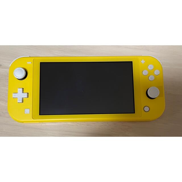 【極美品】Switch Lite LITE switchライト イエロー エンタメ/ホビーのゲームソフト/ゲーム機本体(携帯用ゲーム機本体)の商品写真