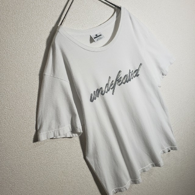 【最高デザイン】 アンディフィーテッド ロゴ Tシャツ 染み込み プリント