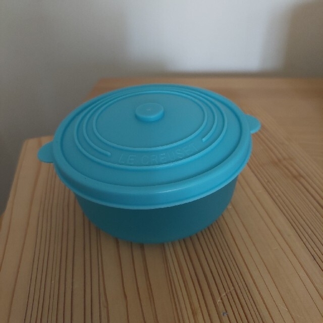 LE CREUSET(ルクルーゼ)のLE CREUSETタッパー インテリア/住まい/日用品のキッチン/食器(弁当用品)の商品写真