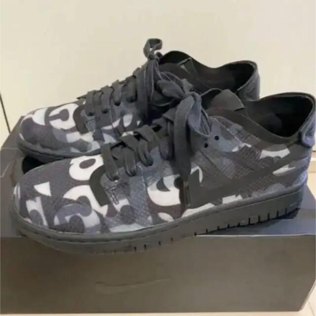 COMME des GARCONS(コムデギャルソン)の入手困難！W NIKE DUNK LOW／コムデギャルソン　ナイキダンク メンズの靴/シューズ(スニーカー)の商品写真