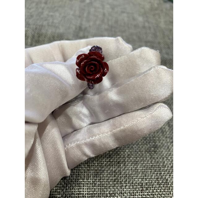 ⭐️美品⭐️    辰砂（しんしゃ）薔薇彫刻　　紫水晶 レディースのアクセサリー(リング(指輪))の商品写真