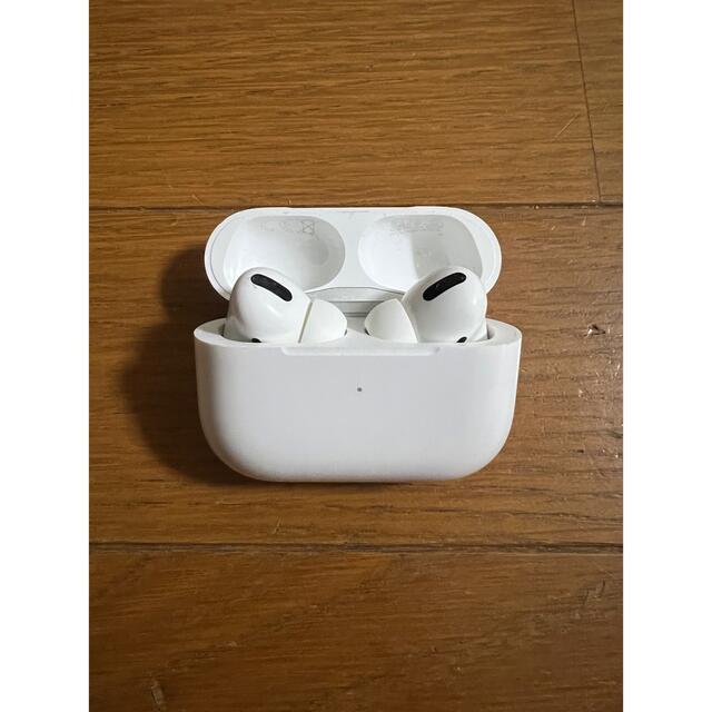 AirPods Pro エアポッズ・プロMWP22J/A 付属品完備 スマホ/家電/カメラのオーディオ機器(ヘッドフォン/イヤフォン)の商品写真