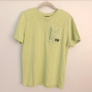 ナイキ(NIKE)のNIKE ジップポケットTシャツ 黄緑(Tシャツ/カットソー(半袖/袖なし))