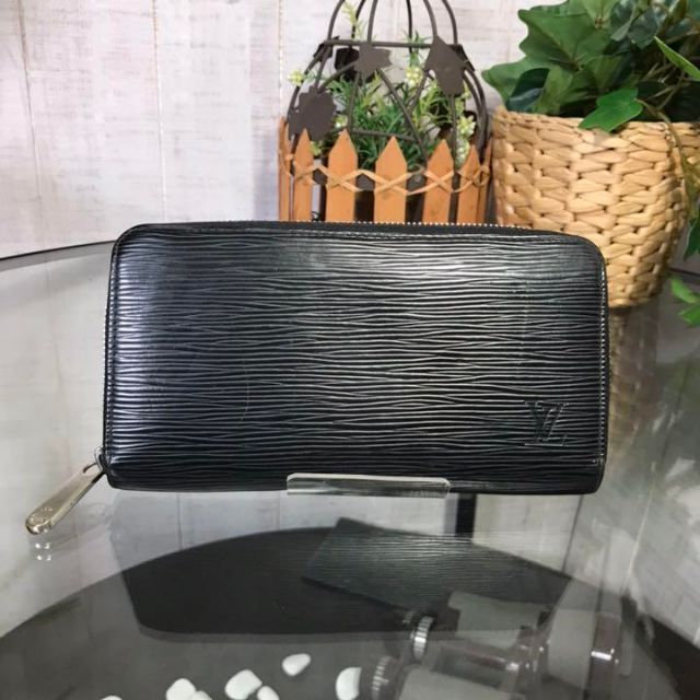 LOUIS VUITTON(ルイヴィトン)のLOUIS VUITTON ルイ ヴィトン エピ  ジッピー・ウォレット メンズのファッション小物(長財布)の商品写真