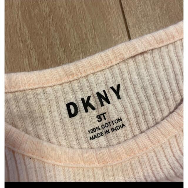 DKNY(ダナキャランニューヨーク)のＤＫＮＹ　ロゴTシャツ 3T キッズ/ベビー/マタニティのキッズ服男の子用(90cm~)(Tシャツ/カットソー)の商品写真