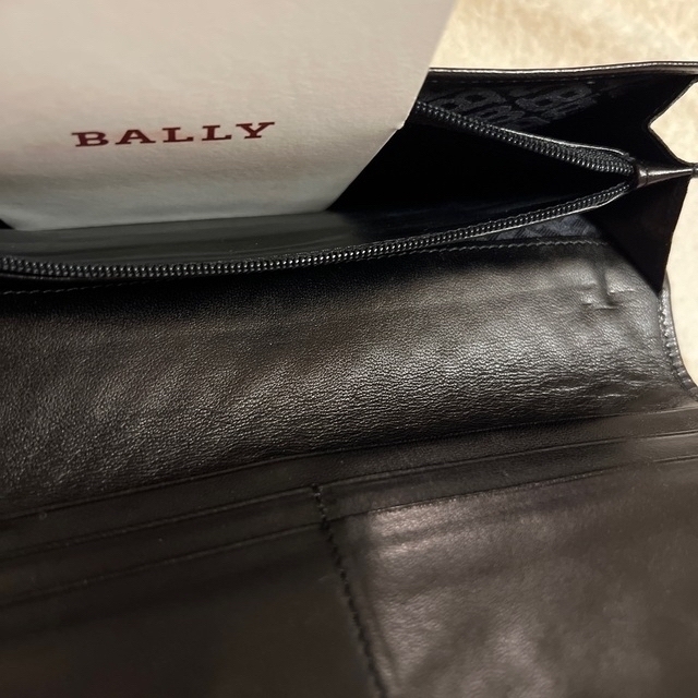 Bally(バリー)のBarry バリー　長財布　ブラック　ゴールド　キルティング　10万円 レディースのファッション小物(財布)の商品写真