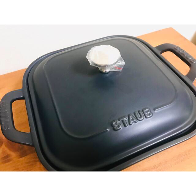 STAUB(ストウブ)の【値下げ不可】STAUB ストウブ  スクエアココット　マットブラック　食器 インテリア/住まい/日用品のキッチン/食器(食器)の商品写真