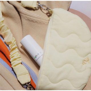 megood beauty  WAVY NYLON BAG YELLOW(ハンドバッグ)