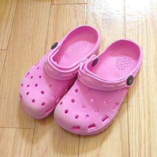 クロックス(crocs)のcrocsサンダル　17.0cm(サンダル)