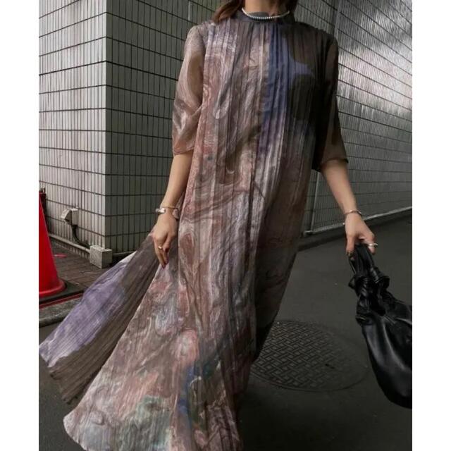 Ameri VINTAGE(アメリヴィンテージ)のameri vintage MEDI ERIN WRINKLE DRESS レディースのワンピース(ロングワンピース/マキシワンピース)の商品写真