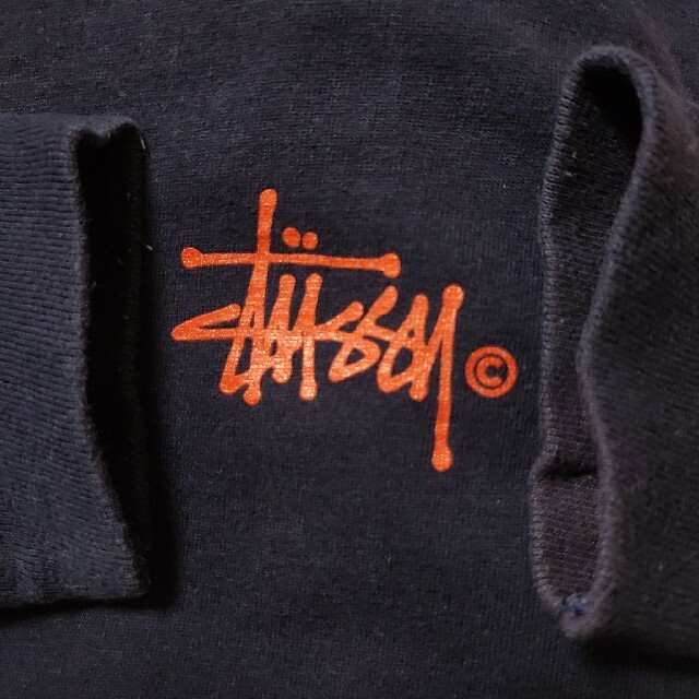 STUSSY(ステューシー)の赤ロゴ朱色エンジSTUSSYシンプル長袖Tシャツ紺色ネイビーMサイズ希少ロンＴ☆ メンズのトップス(Tシャツ/カットソー(七分/長袖))の商品写真