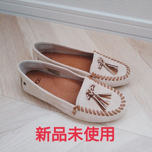 UGG - 【新品未使用】ugg♥フラットシューズの通販 by アプ、ジャス ...