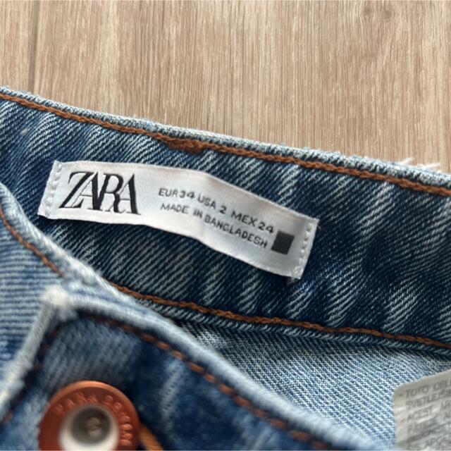ZARA(ザラ)のZARA ストレート　切りっぱなし　ワイド レディースのパンツ(デニム/ジーンズ)の商品写真