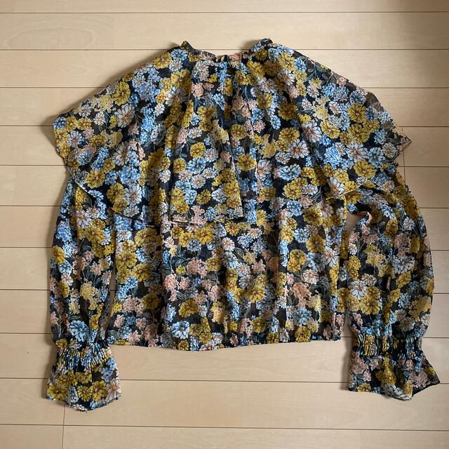 ZARA(ザラ)のZARA ザラ　花柄ブラウス　シフォンブラウス　サイズS レディースのトップス(シャツ/ブラウス(長袖/七分))の商品写真