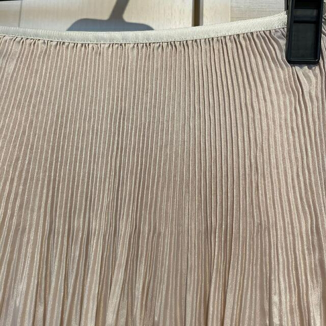 AMACA(アマカ)のアマカ　シャンパンゴールド　プリーツスカート レディースのスカート(ひざ丈スカート)の商品写真