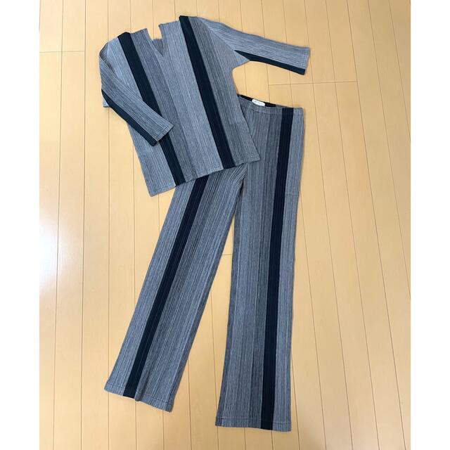 PLEATS PLEASE ISSEY MIYAKE(プリーツプリーズイッセイミヤケ)の【美品】プリーツプリーズ　トップス　カットソー　綿混素材 レディースのトップス(カットソー(長袖/七分))の商品写真