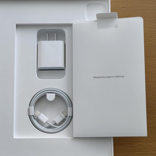 Apple(アップル)のiPad Pro 11インチ 第3世代 128GB シルバー Cellular スマホ/家電/カメラのPC/タブレット(タブレット)の商品写真