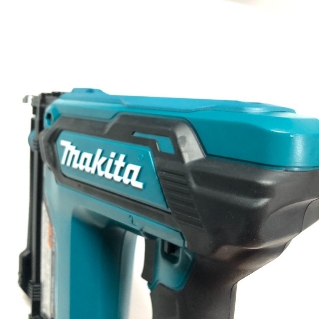 その他□□MAKITA マキタ 工具 電動タッカ  ST121DZK