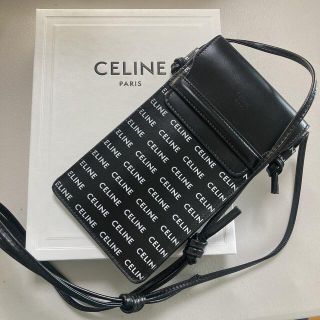 セリーヌ(celine)の【CELINE】フラップ付き モバイルポーチ　値下げ！スマートフォンポーチ (iPhoneケース)