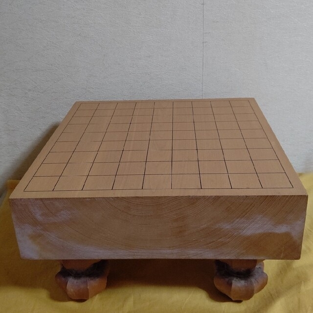 将棋駒 一平作 錦旗書 黄楊 特上彫り 41駒/将棋盤 脚付き ヘソ 将棋駒 一平作 錦旗書 黄楊 特上彫り 41駒/将棋盤 脚付き ヘソ