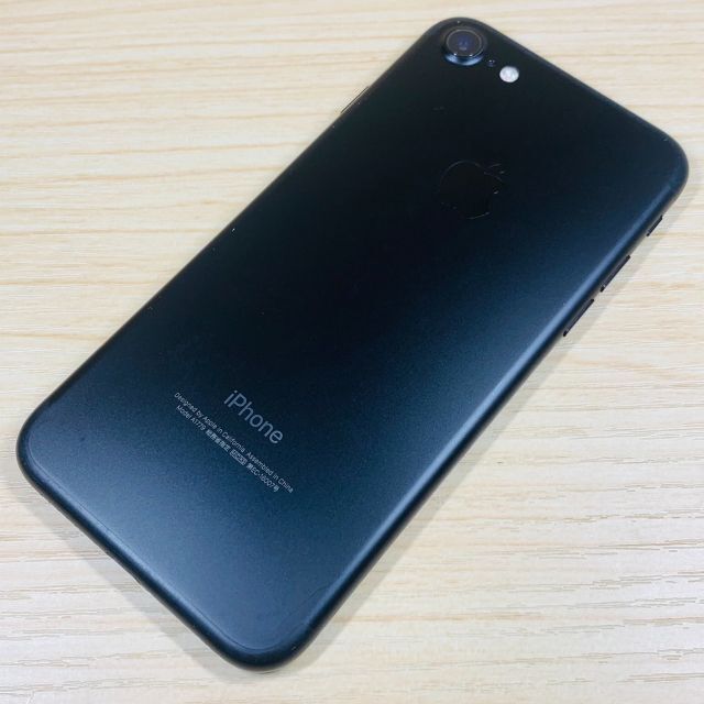 P77 iPhone7 32GB SIMフリー