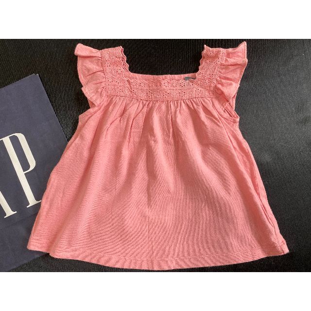 babyGAP(ベビーギャップ)の80babyGapベビーギャップレース穴あきトップスチュニック12M-18M1歳 キッズ/ベビー/マタニティのベビー服(~85cm)(Ｔシャツ)の商品写真