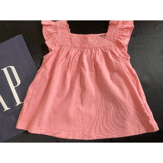 babyGAP(ベビーギャップ)の80babyGapベビーギャップレース穴あきトップスチュニック12M-18M1歳 キッズ/ベビー/マタニティのベビー服(~85cm)(Ｔシャツ)の商品写真