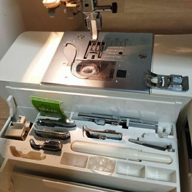 整備済保証付 刺繡機付 自動糸切 ミッキー&ミニー コンピュータミシンD8800 2
