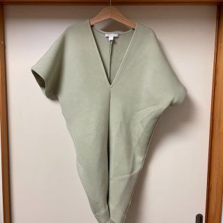 コス(COS)のcos ダンボールＶネックトップス(カットソー(半袖/袖なし))