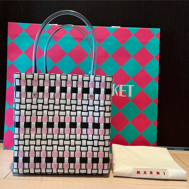 誕生日プレゼント22SS MARNI マルニ ピクニックバッグミニ リリーホワイト